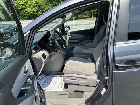 Used 2014 Honda Odyssey LX image 14