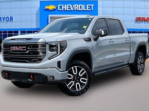 Used 2024 GMC Sierra 1500 AT4 w/ Technology Package AWD/4WD image 3
