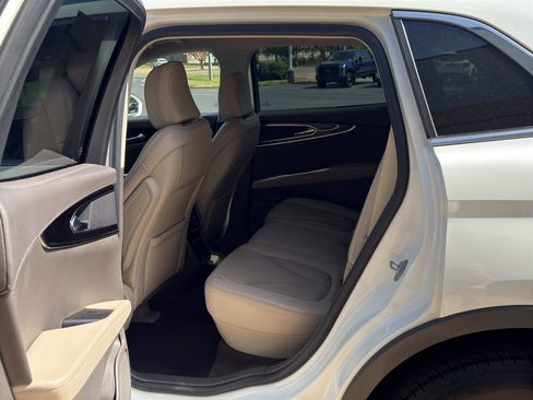 Used 2023 Lincoln Nautilus Reserve AWD/4WD image 9