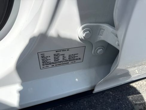 Used 2025 Tesla Model Y Performance AWD/4WD image 28