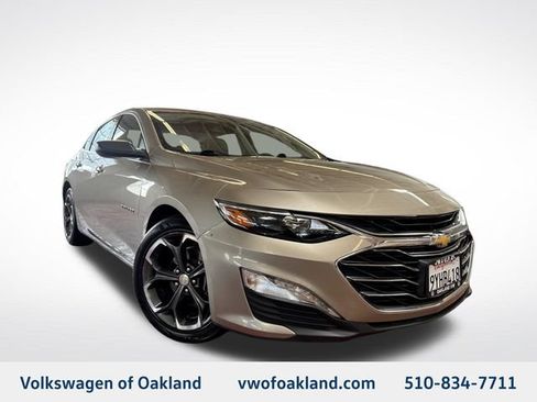 Used 2022 Chevrolet Malibu LT FWD image 1