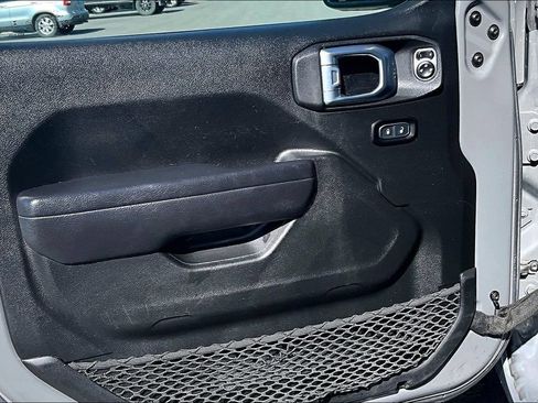 Used 2023 Jeep Gladiator Sport AWD/4WD image 23