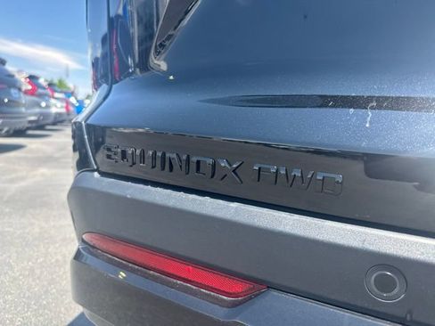 Used 2025 Chevrolet Equinox RS AWD/4WD image 9