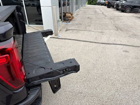 Used 2022 GMC Sierra 1500 Denali AWD/4WD image 11