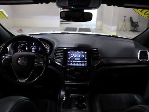 Used 2019 Jeep Grand Cherokee Altitude AWD/4WD image 2