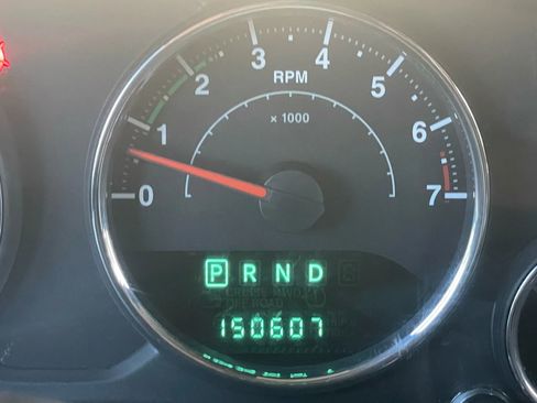 Used 2012 Jeep Wrangler Unlimited Sahara image 18