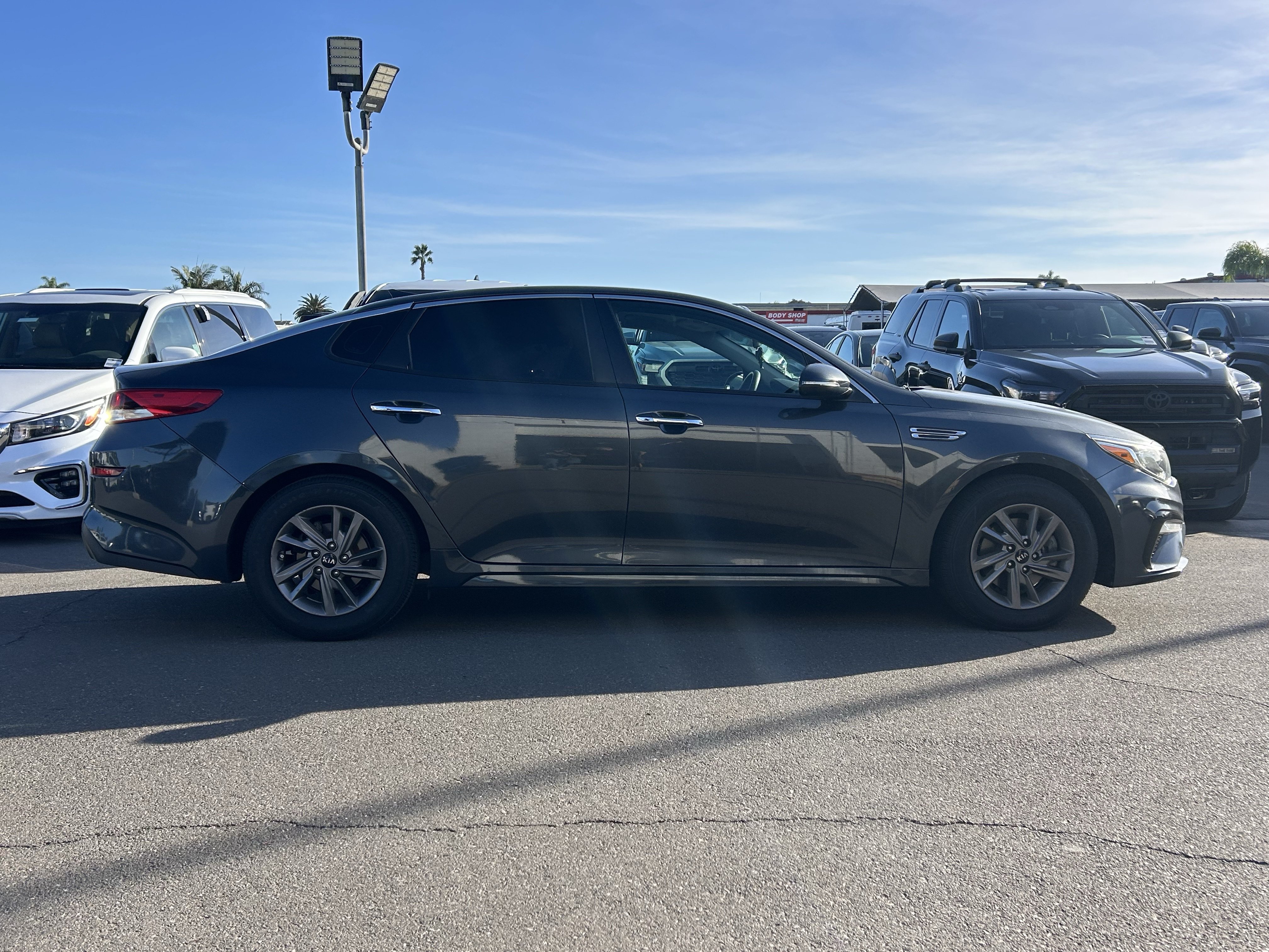 Used 2020 Kia Optima LX FWD image 2