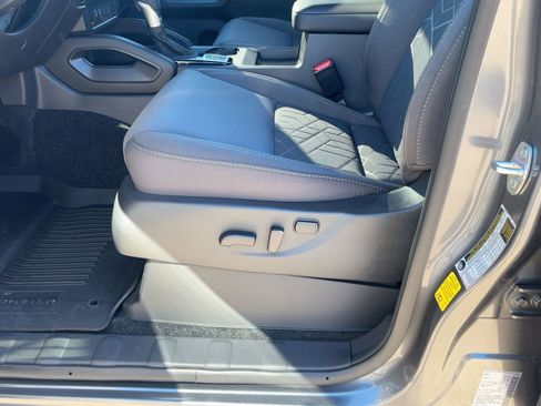 New 2026 Nissan Frontier SV image 21