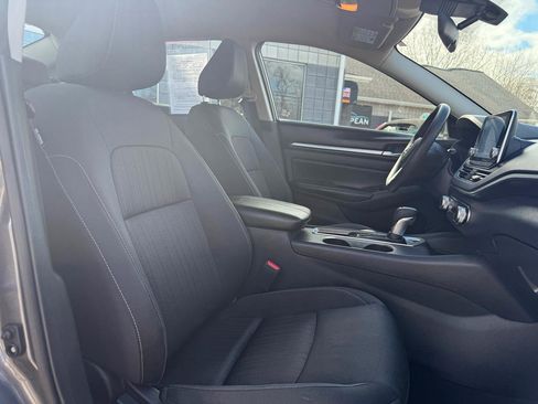 Used 2022 Nissan Altima 2.5 SV image 11