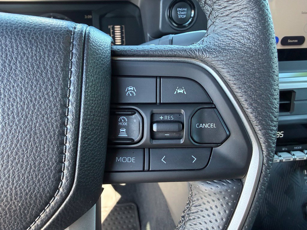 Used 2025 Toyota Tacoma SR5 AWD/4WD image 19