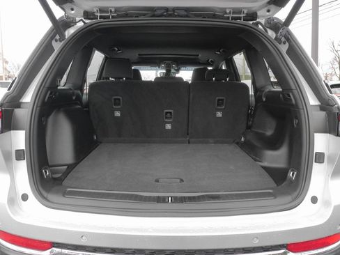 Used 2024 Jeep Grand Cherokee Laredo X w/ Luxury Tech Group I image 17