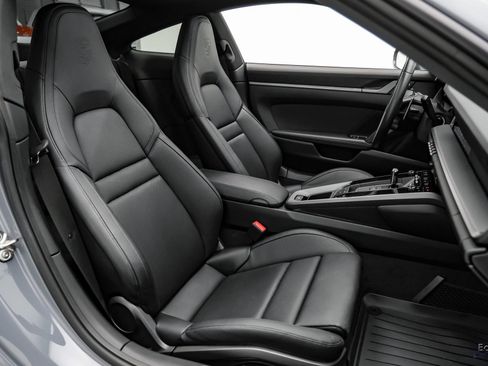 Used 2024 Porsche 911 Carrera RWD image 47