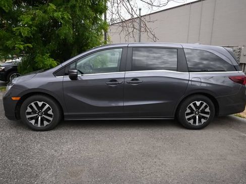 Used 2025 Honda Odyssey EX-L image 2