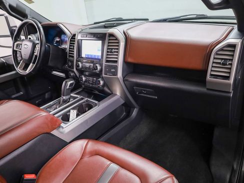 Used 2019 Ford F150 Platinum w/ Equipment Group 701A Luxury image 21