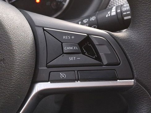 Used 2020 Nissan Kicks S image 17