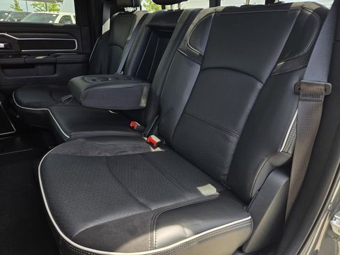 New 2026 RAM 2500 Laramie AWD/4WD image 13