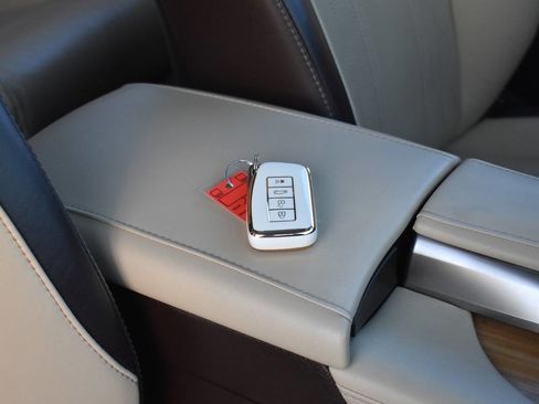 Used 2019 Lexus RX 450hL Base AWD 4dr SUV image 69