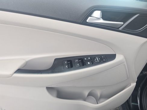 Used 2019 Hyundai Tucson SE AWD/4WD image 18