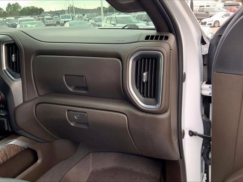 Used 2022 GMC Sierra 3500 Denali w/ Denali Ultimate Package image 19