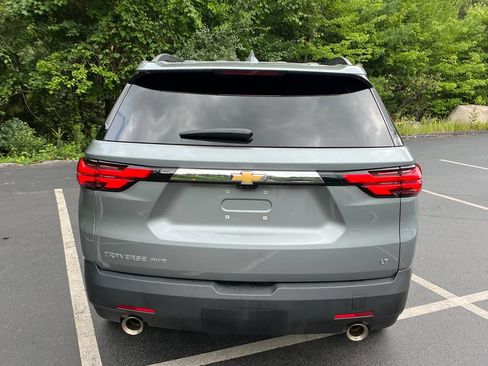 Used 2023 Chevrolet Traverse LT w/ LT Premium Package AWD/4WD image 4