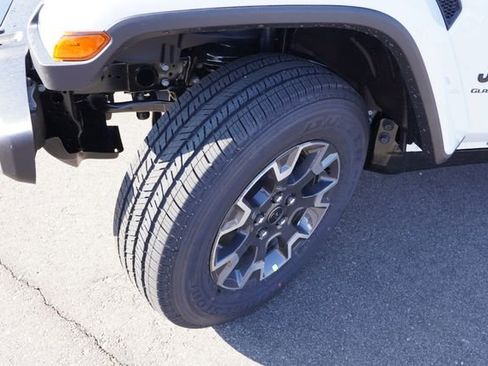 New 2026 Jeep Gladiator Sport AWD/4WD image 9