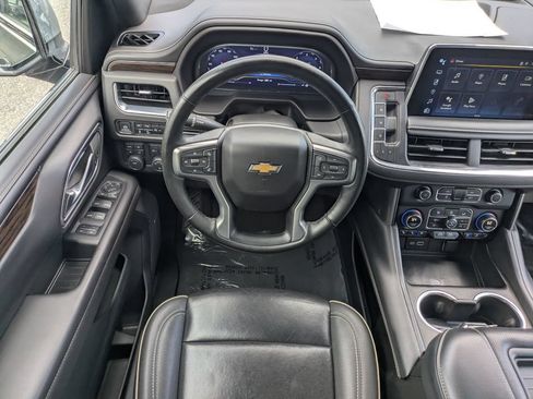 Used 2024 Chevrolet Suburban Premier AWD/4WD image 25