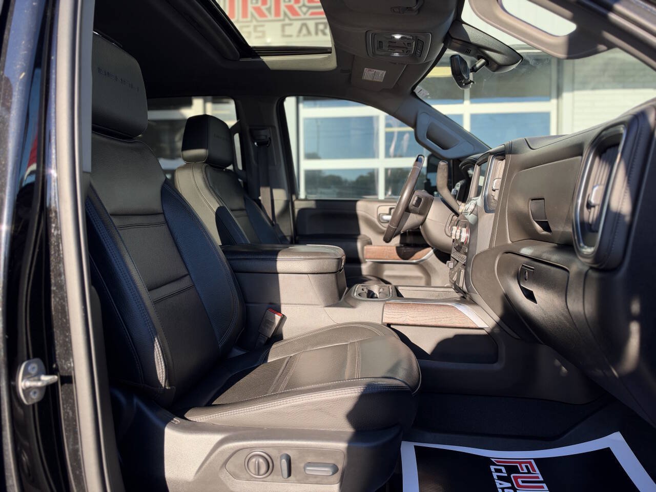 Used 2023 GMC Sierra 3500 Denali w/ Denali Black Diamond Edition AWD/4WD image 37
