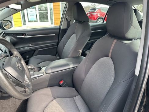 Used 2019 Toyota Camry LE FWD image 20