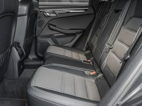 Used 2023 Porsche Macan Turbo image 24