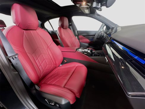 New 2025 BMW 530i xDrive image 30