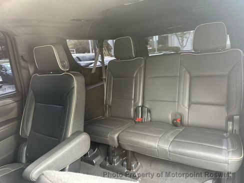 Used 2023 GMC Yukon XL SLT w/ SLT Premium Package RWD image 25