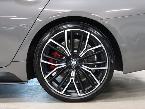 Used 2022 BMW M550i xDrive AWD/4WD image 36