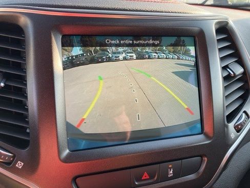 Certified 2022 Jeep Cherokee Trailhawk image 18