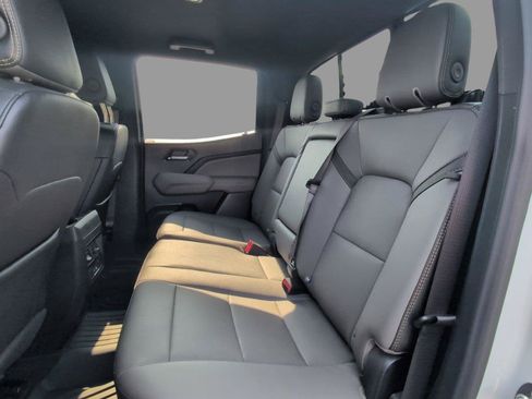 Used 2024 Chevrolet Colorado ZR2 w/ ZR2 Convenience Package III AWD/4WD image 37