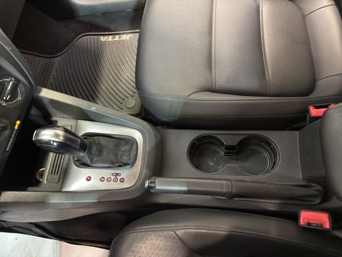 Used 2014 Volkswagen Jetta SE image 18