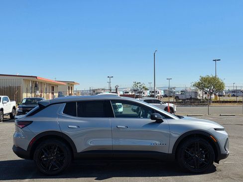 New 2026 Chevrolet Equinox EV LT w/ LPO, Blackout Package image 8