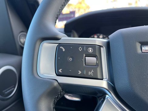 New 2025 Land Rover Discovery Dynamic SE AWD/4WD image 15