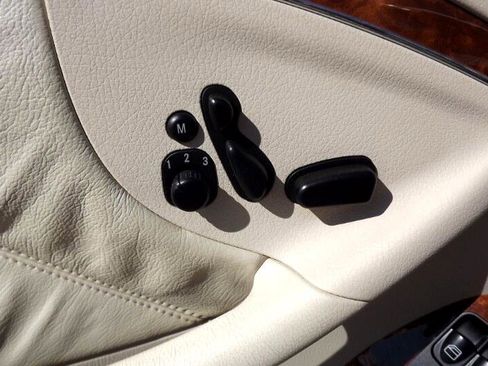 Used 2005 Mercedes-Benz CLK 500 Cabriolet image 15