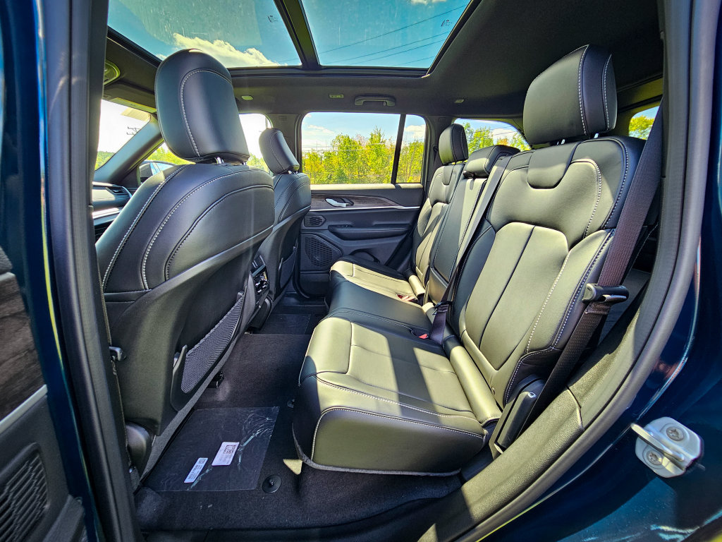 New 2027 Jeep Grand Cherokee Limited AWD/4WD image 37