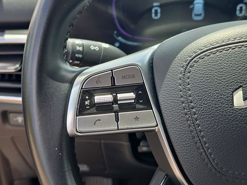 Certified 2025 Kia Telluride S image 33