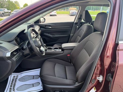 Used 2024 Nissan Altima 2.5 SV w/ SV Premium Package FWD image 15