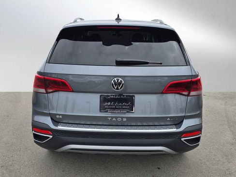 New 2024 Volkswagen Taos SE image 4