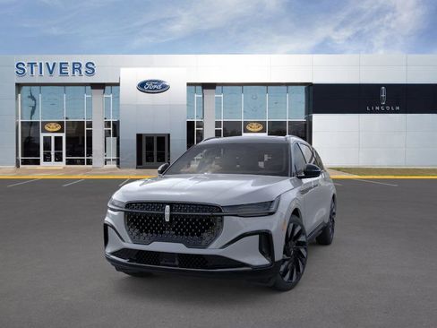 New 2026 Lincoln Nautilus Reserve image 2