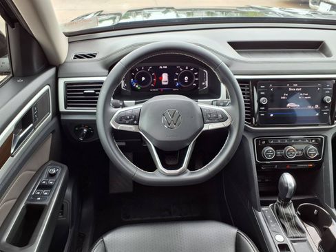 Used 2022 Volkswagen Atlas SE FWD image 16