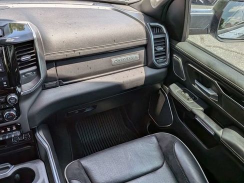 Used 2022 RAM 1500 Laramie AWD/4WD image 18