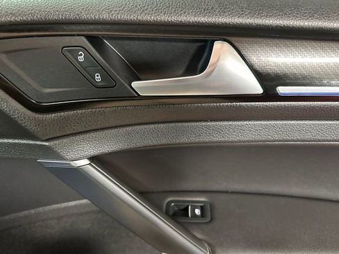Used 2018 Volkswagen Golf R 4-Door AWD/4WD image 21