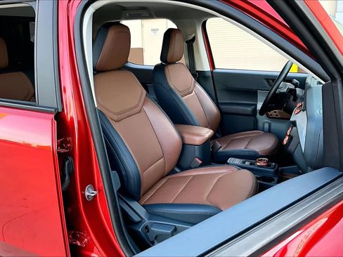 Used 2024 Ford Maverick Lariat image 8