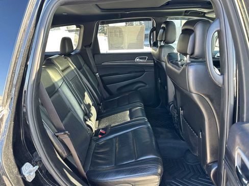 Used 2019 Jeep Grand Cherokee Limited w/ Luxury Group II AWD/4WD image 12