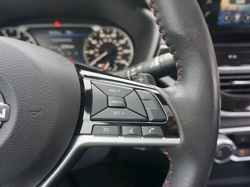 Used 2023 Nissan Altima 2.5 SR w/ SR Premium Package FWD image 9