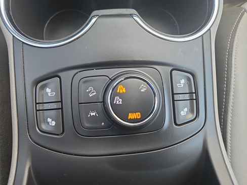 Used 2024 GMC Terrain SLT AWD/4WD image 33